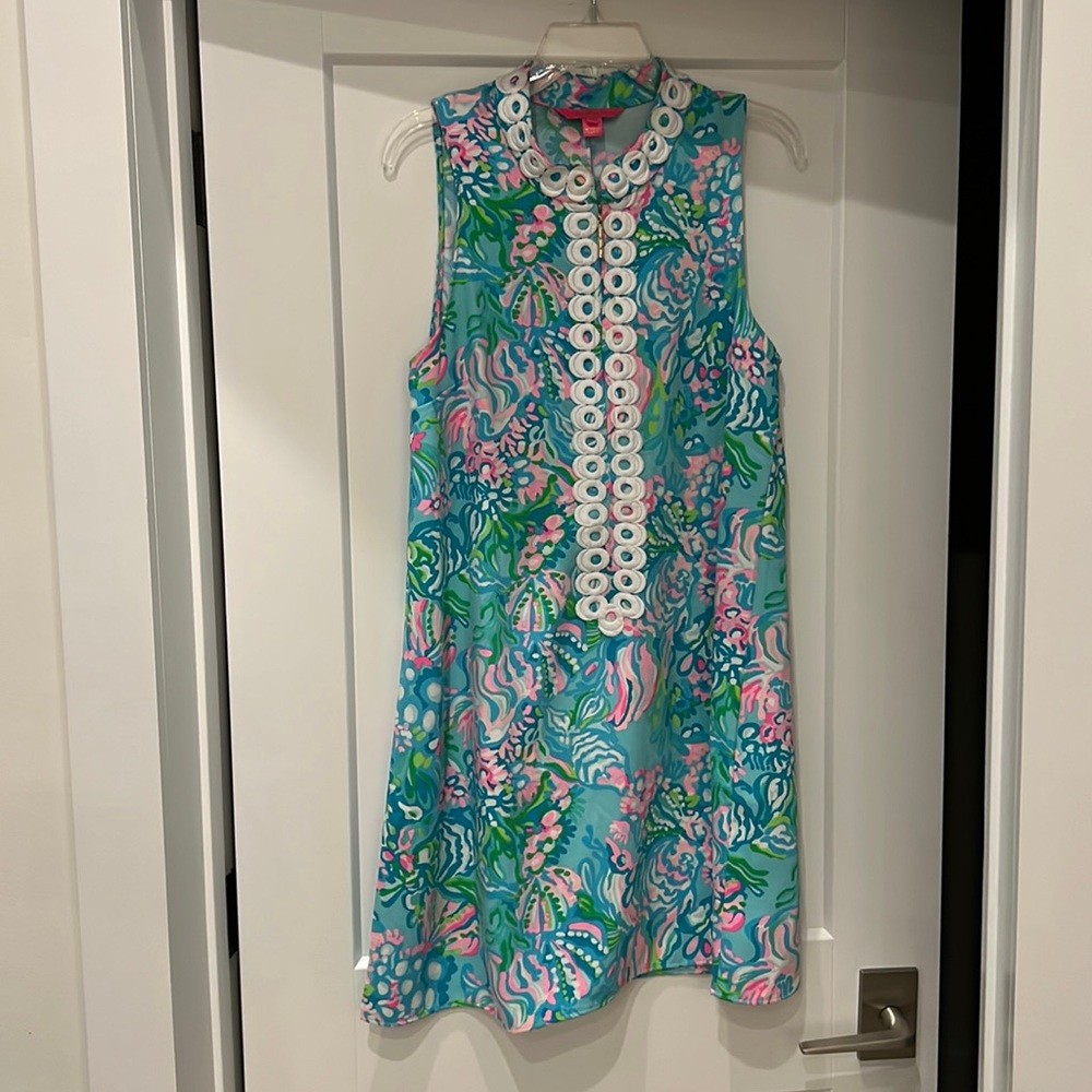 Lilly Pulitzer size 14 patterned a-line dress with zipper front, embroidery.